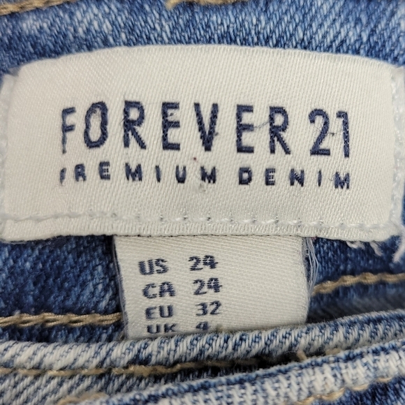 Forever 21 Womens Light Wash/Bleached Shorts With Metallic Embroidery Detail 24 - Picture 5 of 12